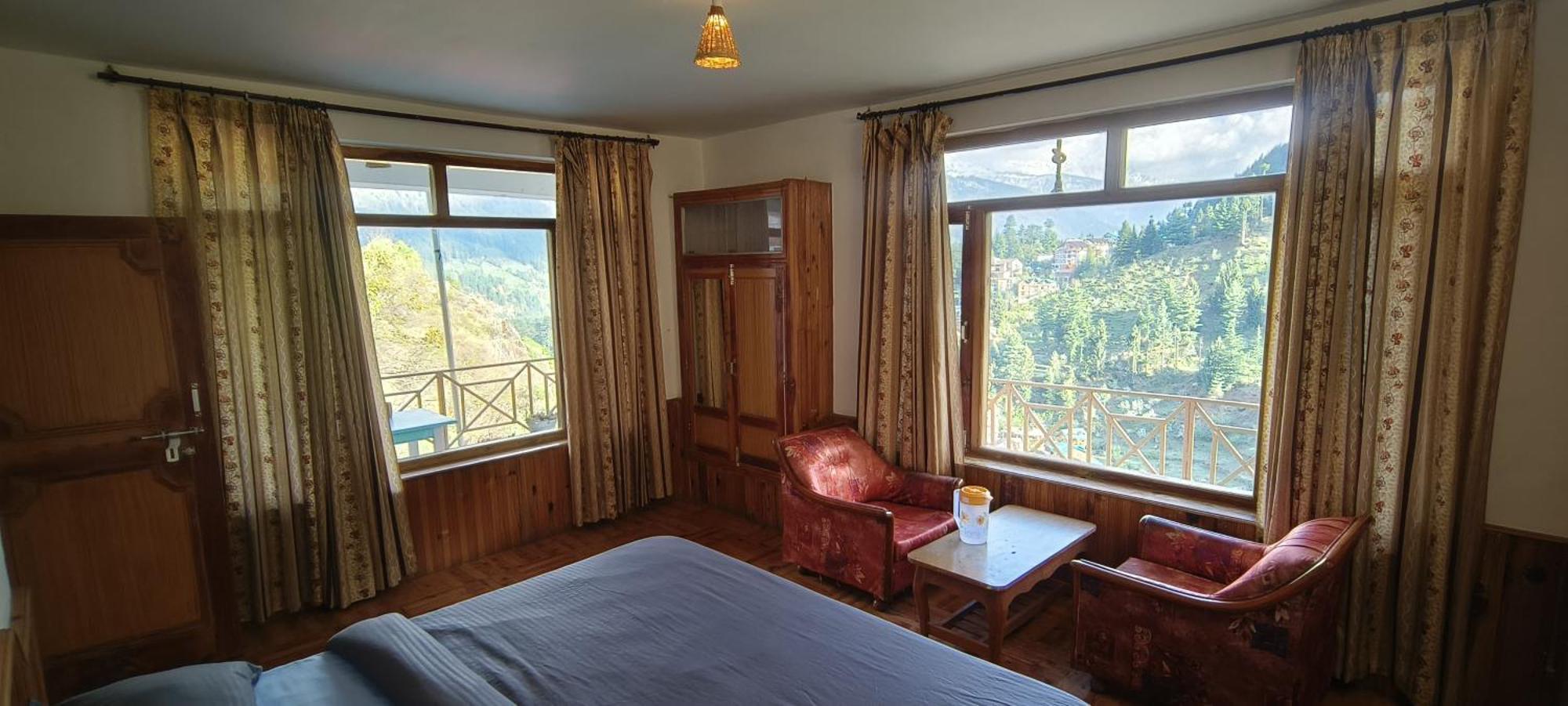 Hotel The Skyline Retreat Manali (Himachal Pradesh)